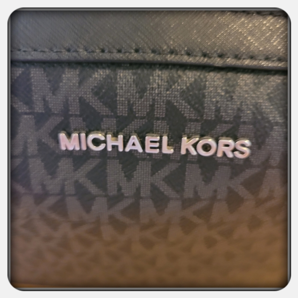 EUC Michael Kors Black Jet Set East West Large Crossbody - Picture 7 of 9